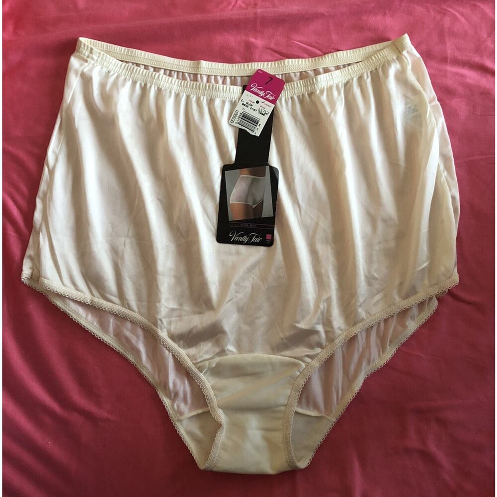 Vintage Vanity Fair Ravissant Luxuriously Silky Nylon Brief Panty Ivory Size 7